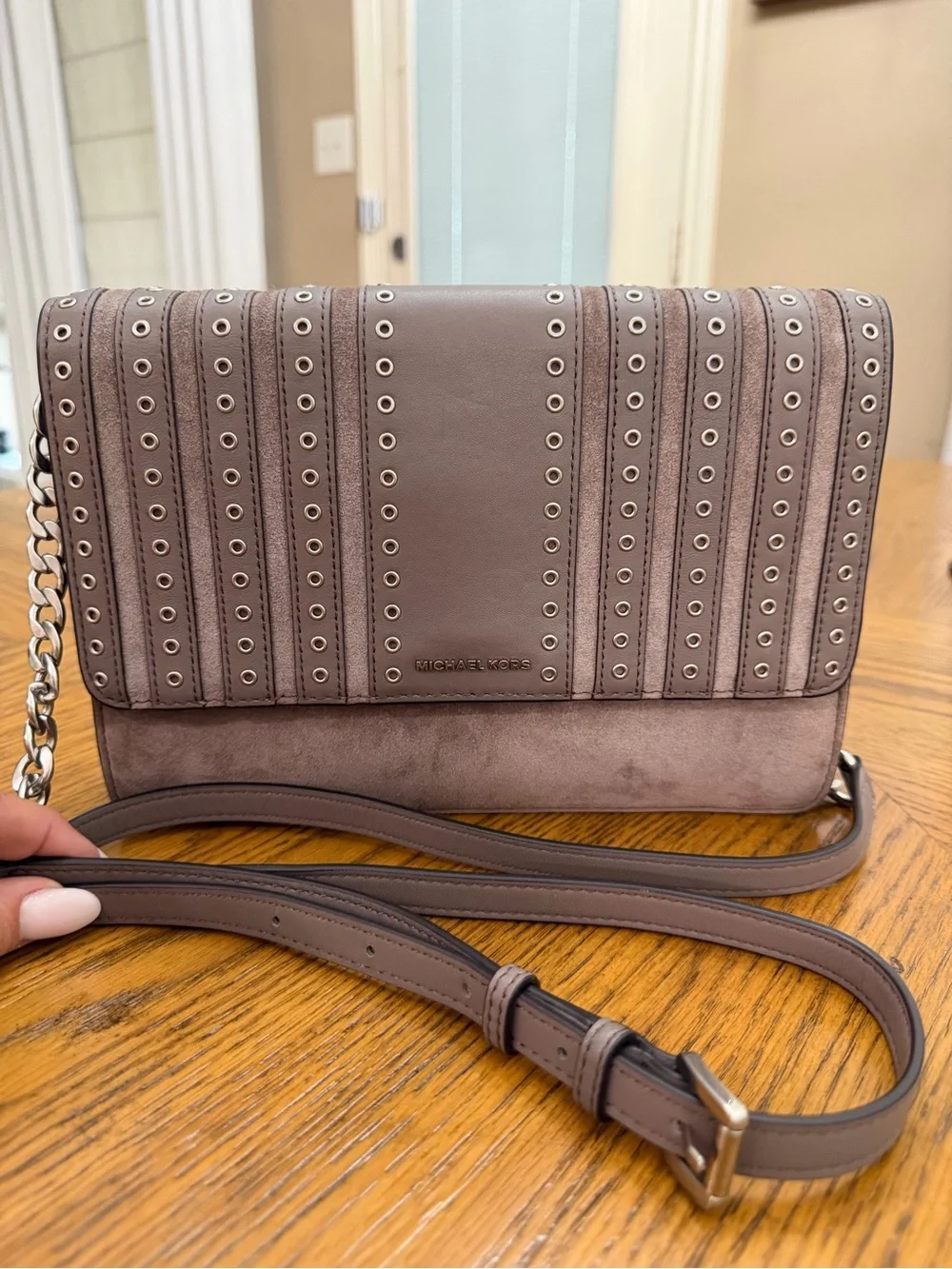 EUC Michael Kors Brooklyn Taupe Grommet Leather & Suede Shoulder Crossbody